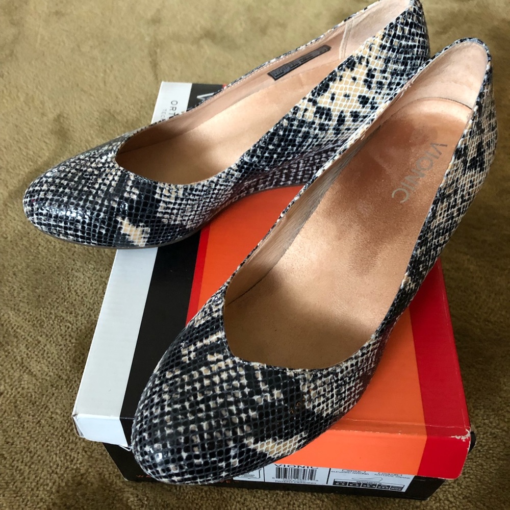 Vionic Antonia Wedge